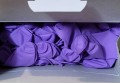 Abena Nitrile Purple fioletowe śliwkowe rękawiczki nitrylowe bezpudrowe, z teksturą na palcach -real foto CLEANICO Poznań.jpg