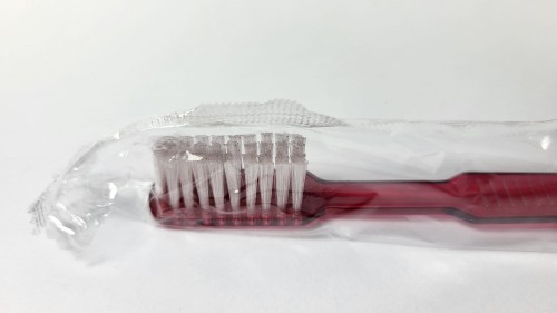 szczoteczka do zebow jednorazowa z pasta bordowa 100 sztuk ean 4044941010199 med comfort dent.jpg