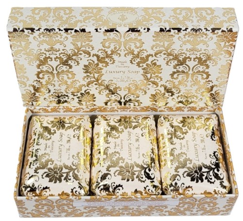 8032665593452 zestaw 3 duzych 200g luksusowych mydel z florencji o zapachu bukietu kwiatow w bogato zloconym opakowaniu real fot cleanico-poznan-2025.jpg